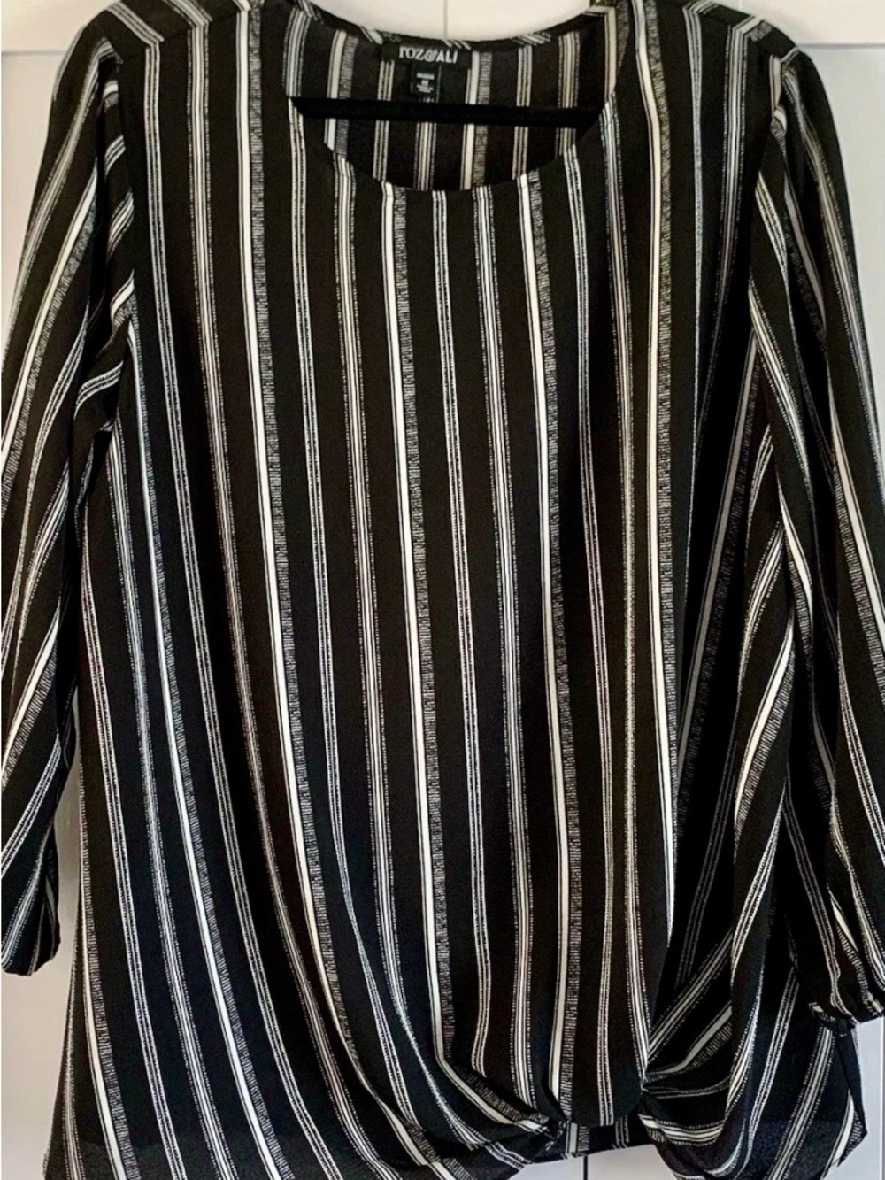 Roz & Ali 1X Black White Striped Blouse Twist Front Plus Size Top